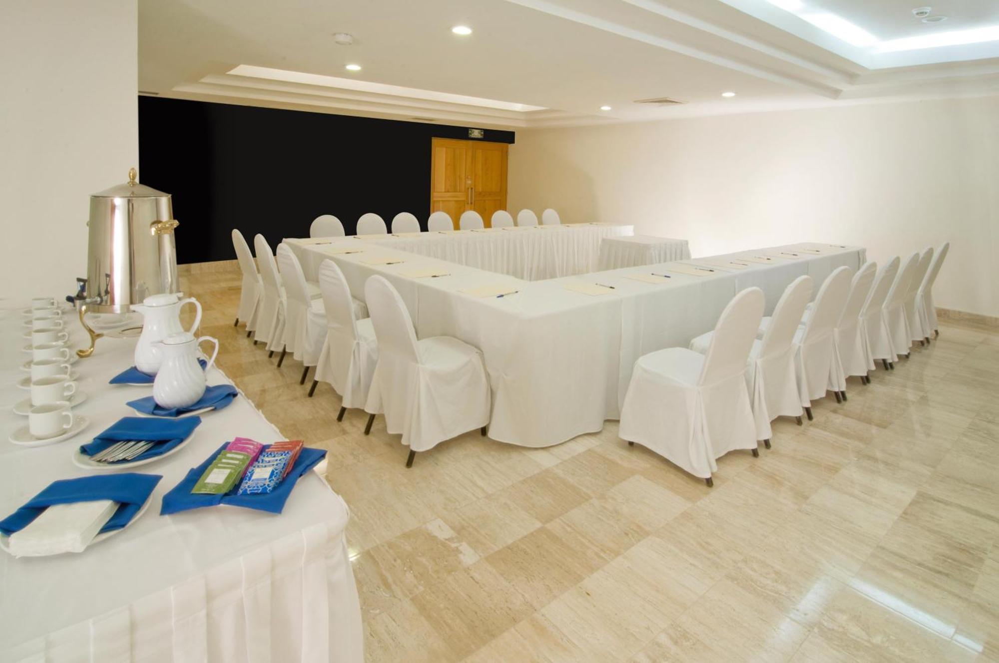 Hotel Oasis Palm Cancún Zewnętrze zdjęcie