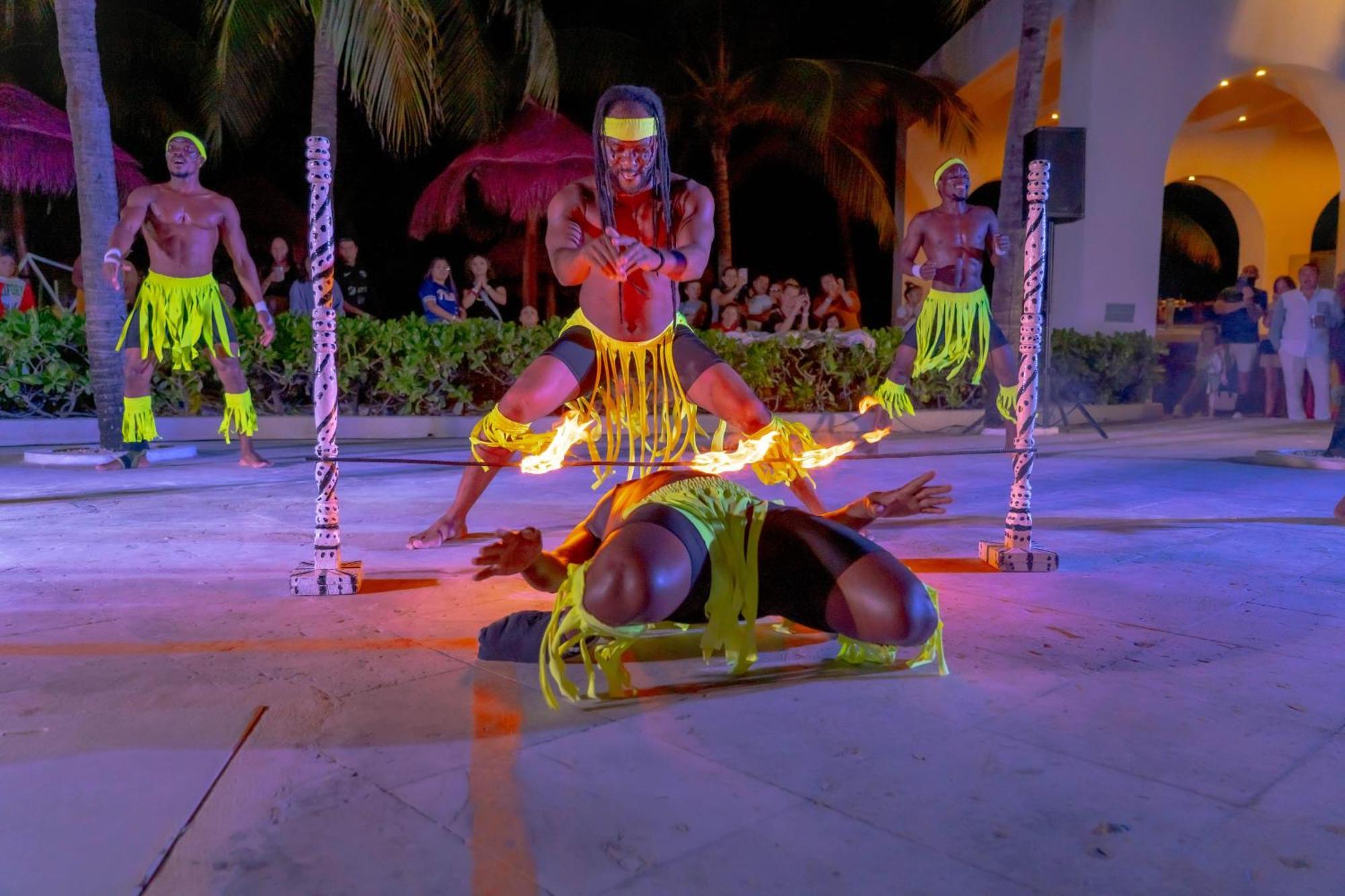 Hotel Oasis Palm Cancún Zewnętrze zdjęcie
