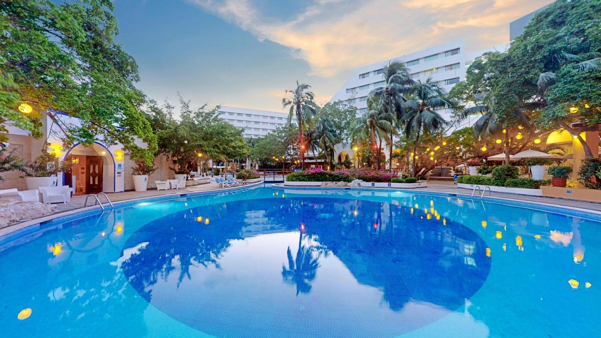 Hotel Oasis Palm Cancún Zewnętrze zdjęcie